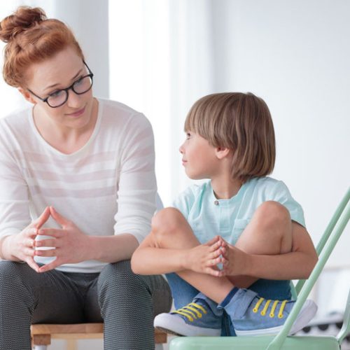 psicologo-infantil-como-reconhecer-os-sinais-de-que-a-crianca-precisa-de-ajuda